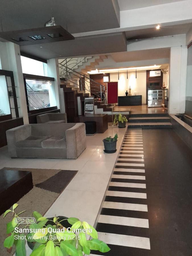 מלון פלקאד Sayoojyam Residency מראה חיצוני תמונה